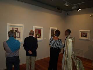 El público contempla en esta primera jornada, las obras de la exposición. 16 de septiembre de 2010.